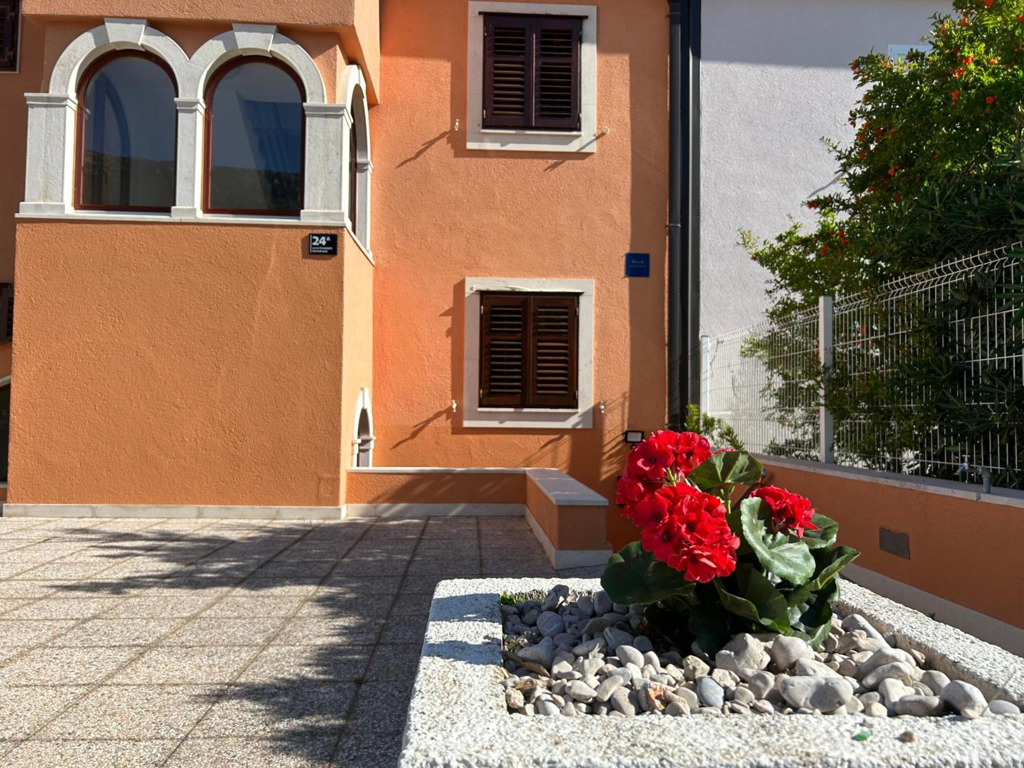 Villa Kiki Bol Exterior foto
